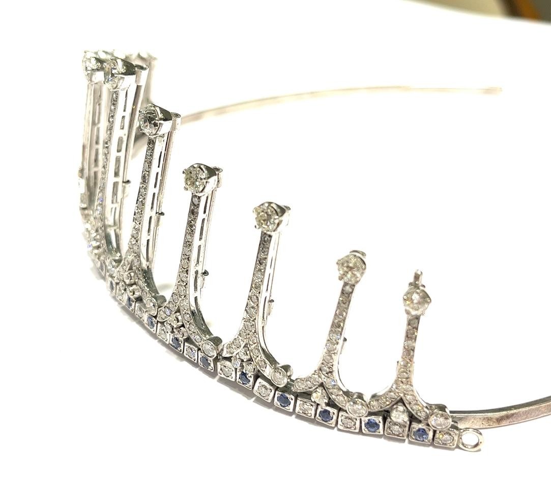 EXQUISITE TIARA AND NECKLACE