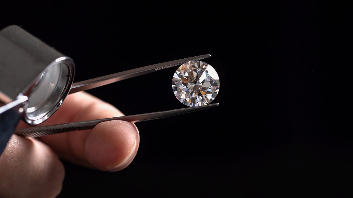 Lab-Grown Diamonds vs. Earth-Diamonds: Understanding the Value Difference